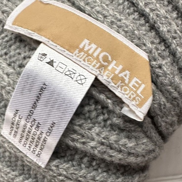NWT Gray Michael Kors Women's Soft Pom-Pom Rib Knit Beanie Hat - Picture 6 of 8